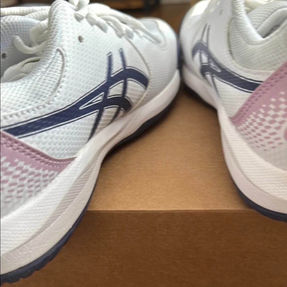Asics White and Blue Athletic Shoes with Performance Focus